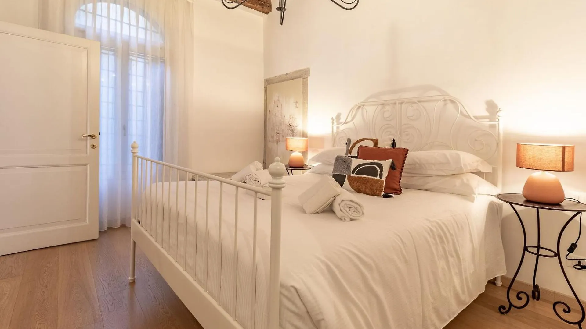 Italian Experience-San Zaccaria Boutique Apartment Venice 0*,