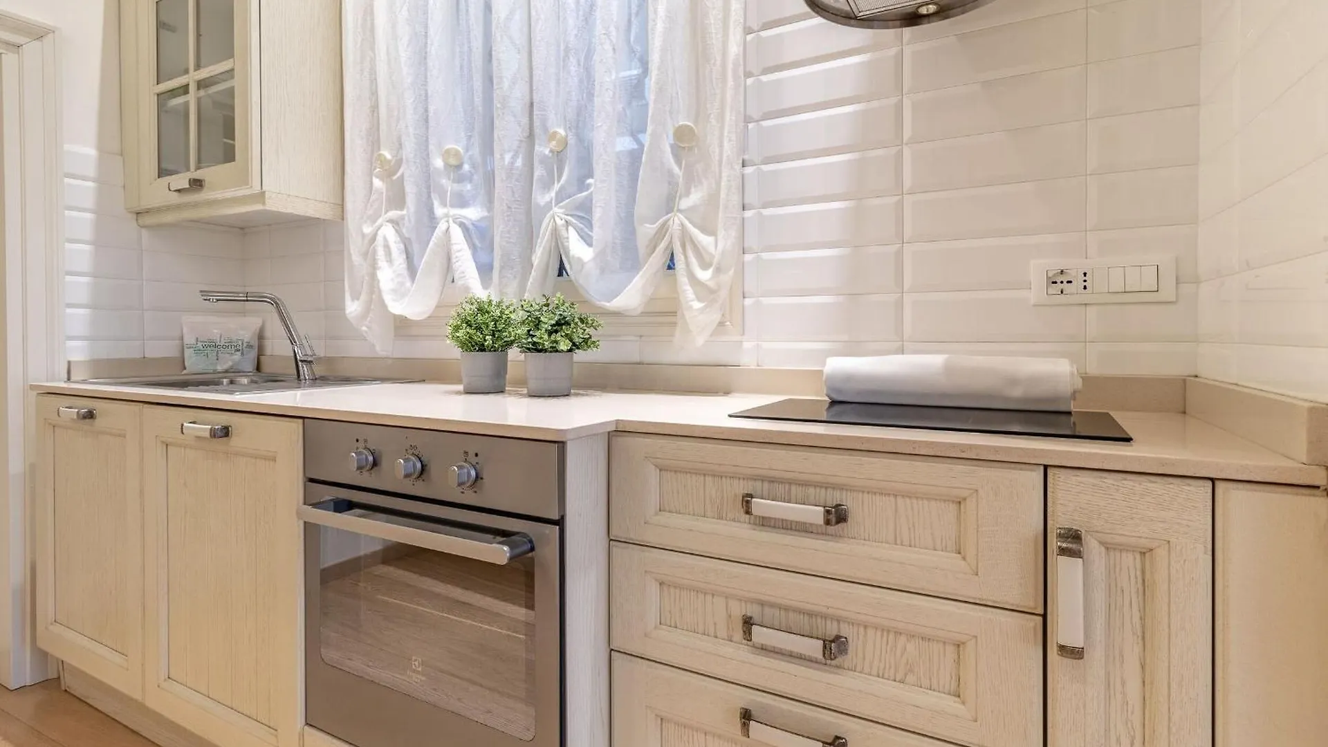 Italian Experience-San Zaccaria Boutique Apartment Venice 0*,