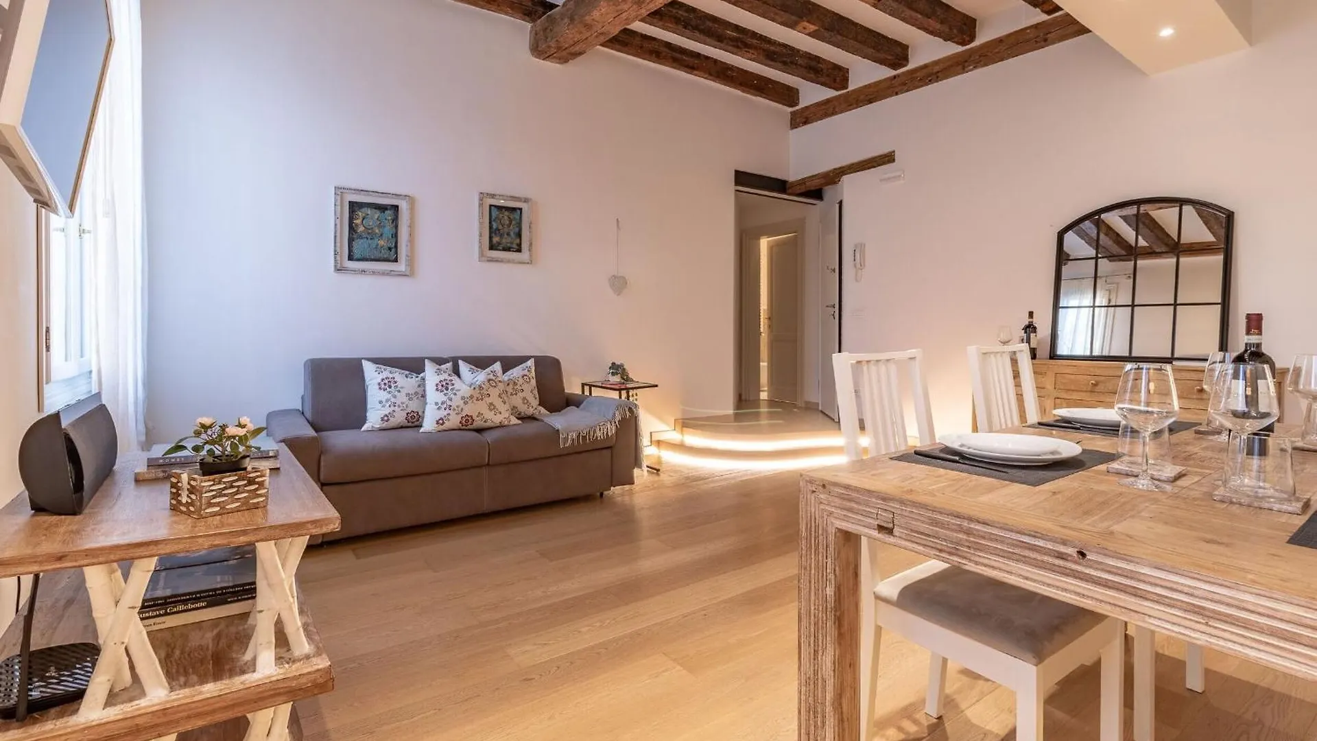 Italian Experience-San Zaccaria Boutique Apartment location